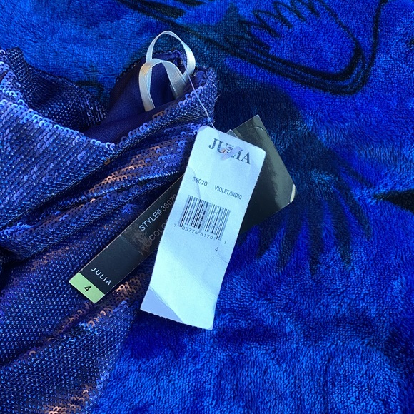 NWT!! Julia Dress Size 4!! - Picture 6 of 6